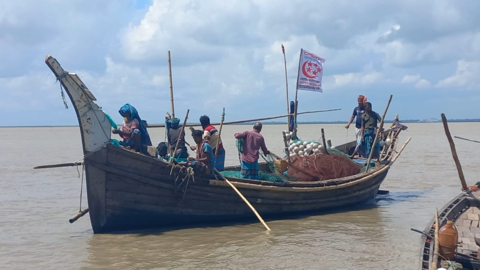 আজ মধ্যরাত থেকে ২২ দিন চাঁদপুরের পদ্মা-মেঘনা নদীতে ইলিশসহ সব ধরণের মাছ ধরা নিষেধ