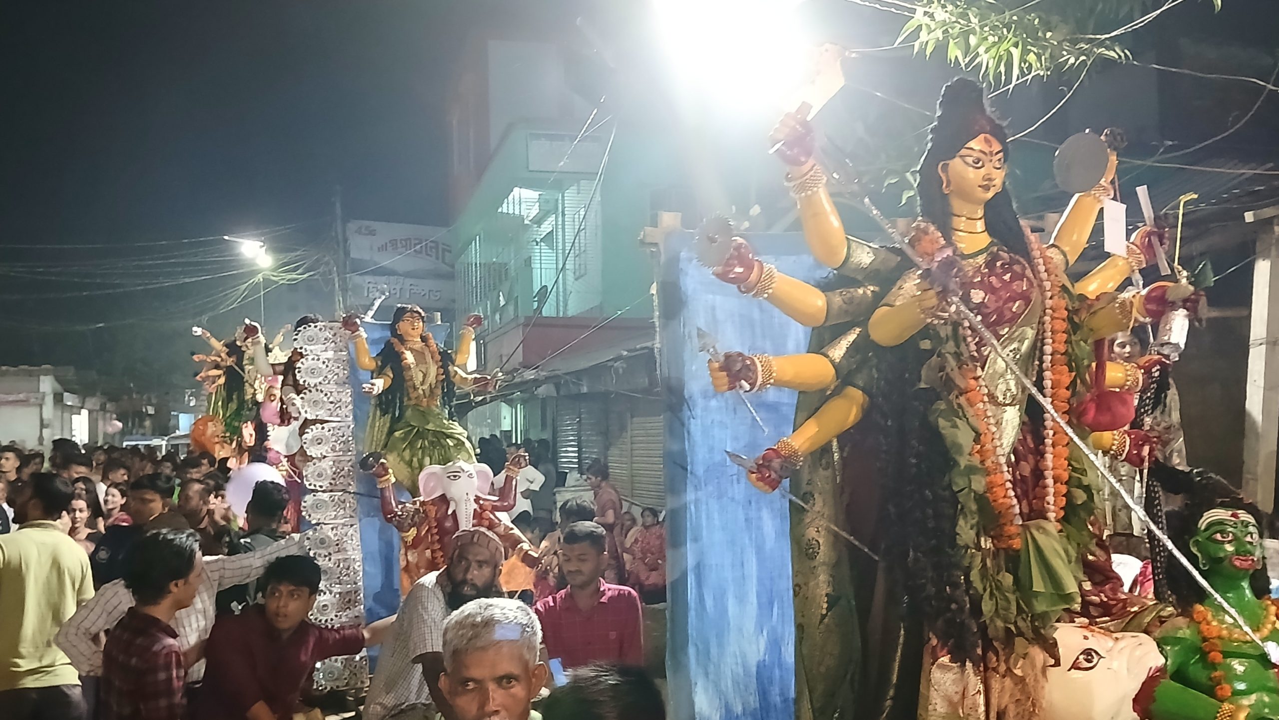 চাঁদপুরে প্রতিমা বিসর্জনের মধ্য দিয়ে শেষ হলো শারদীয়
