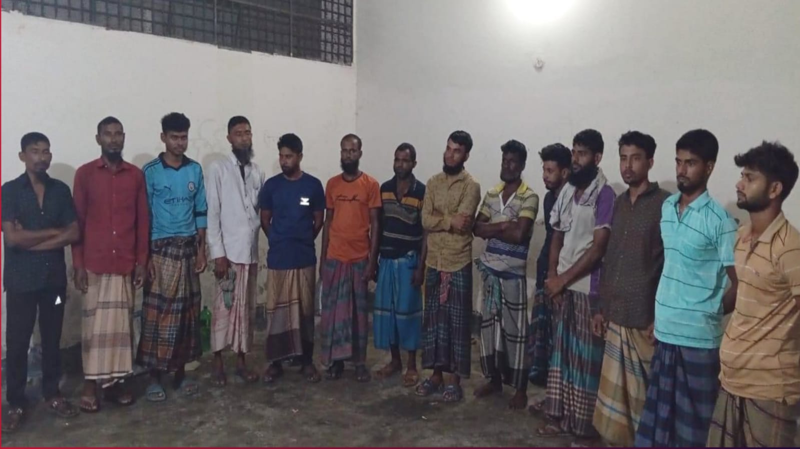 নেত্রকোনার কংশ নদে অবৈধভাবে বালু উত্তোলন, আটক ১৪