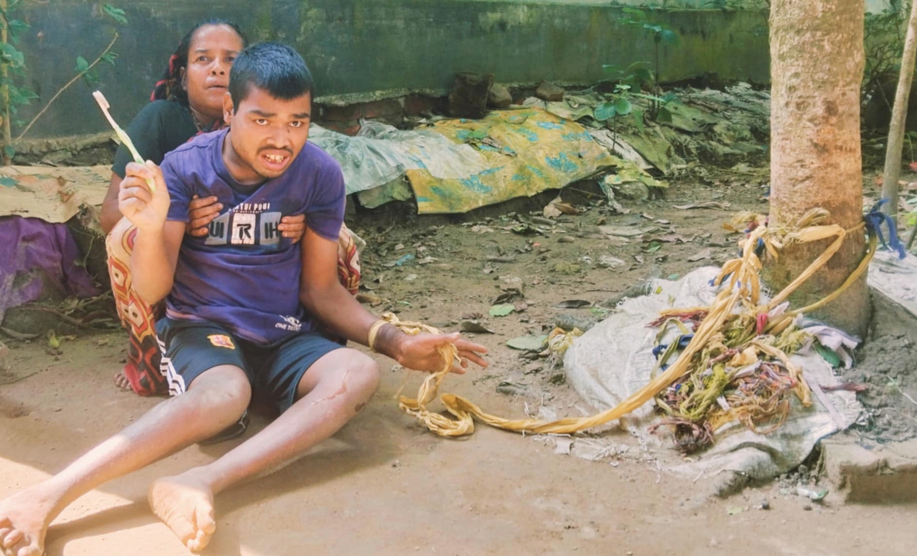 গাছে বাঁধা অবস্থায় কেটে গেল প্রতিবন্ধী শুভর ১৫ বছর