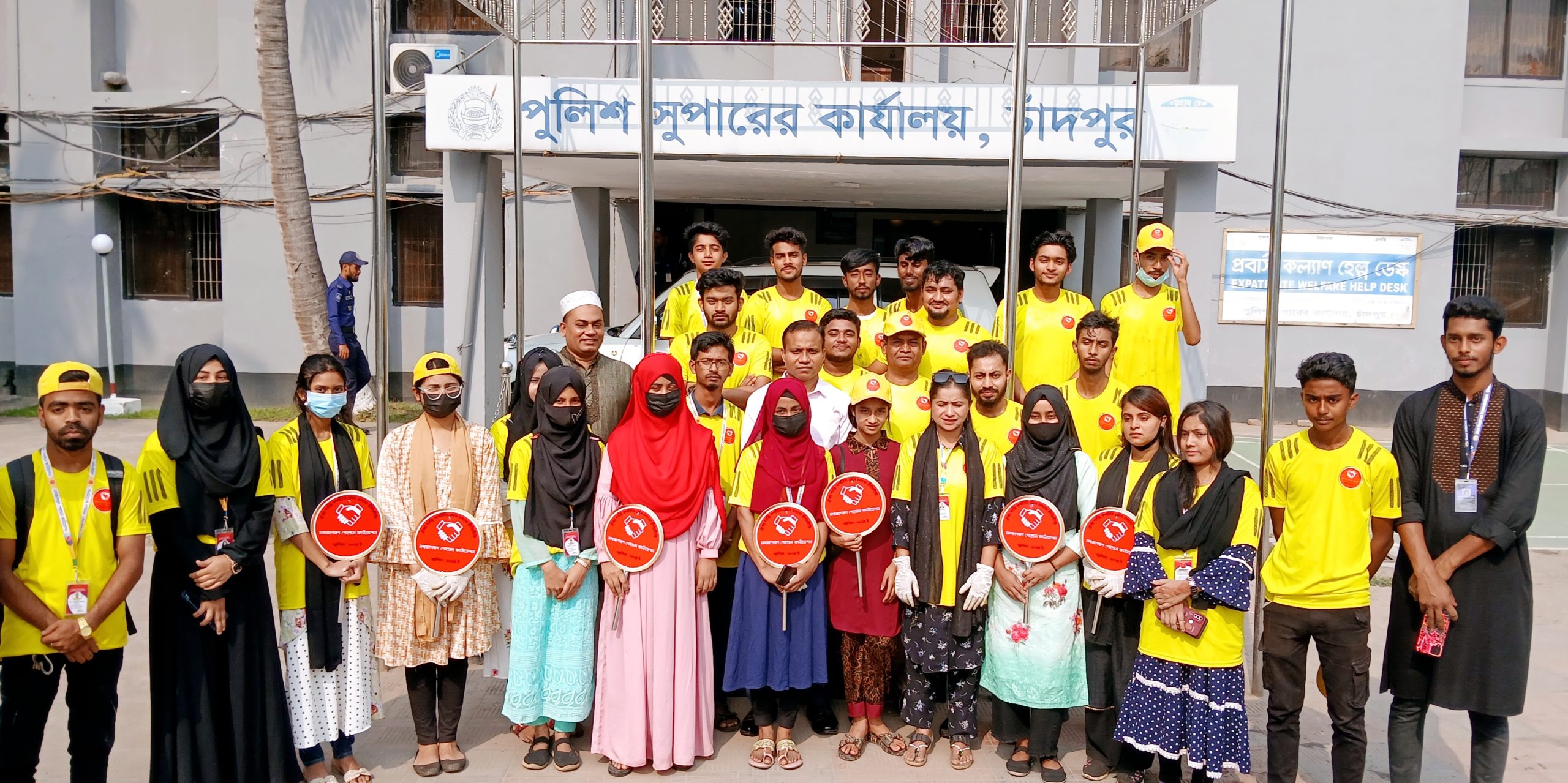 নবজাগরন গোল্ডেন ফাউন্ডেশনের উদ্যোগে পুলিশ সুপার কার্যালয়ে পরিস্কার পরিচ্ছন্নতা অভিযান
