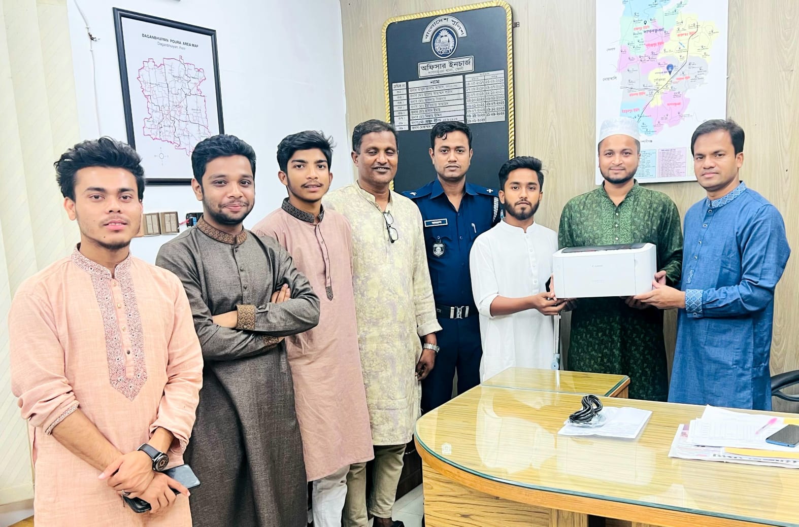 ফেনীর দাগনভূঞা থানায় প্রিন্টার উপহার দিল শহীদ মাসুদ ফাউন্ডেশন