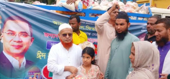 ভালুকায় প্রতি বছরের ন্যায় ঈদ উপহার সামগ্রী নিয়ে পৌরবাসীর পাশে আলহাজ্ব হাতেম খান
