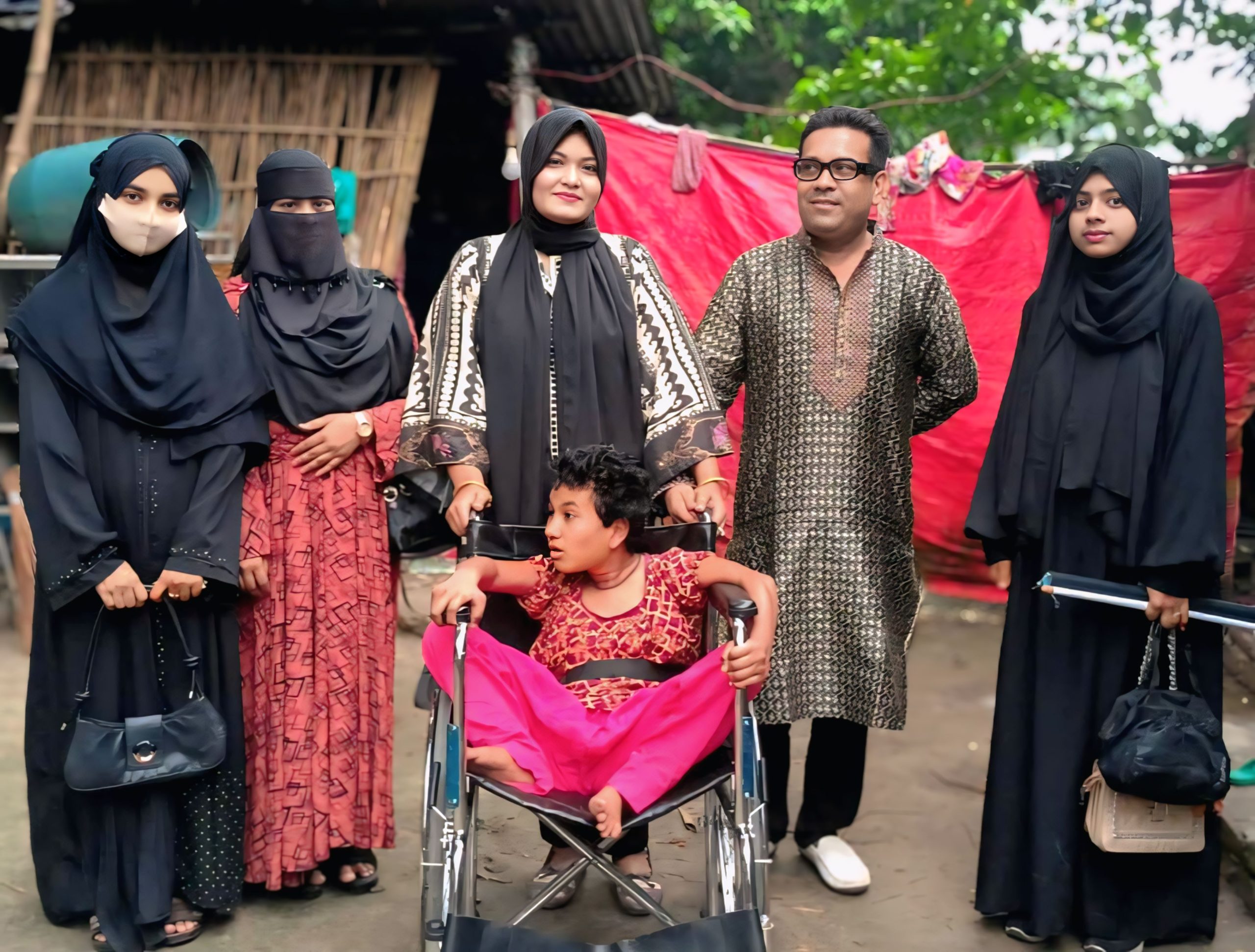 বিজয়ীর উদ্যোগে হুইল চেয়ার পেয়ে উচ্ছ্বসিত প্রতিবন্ধী