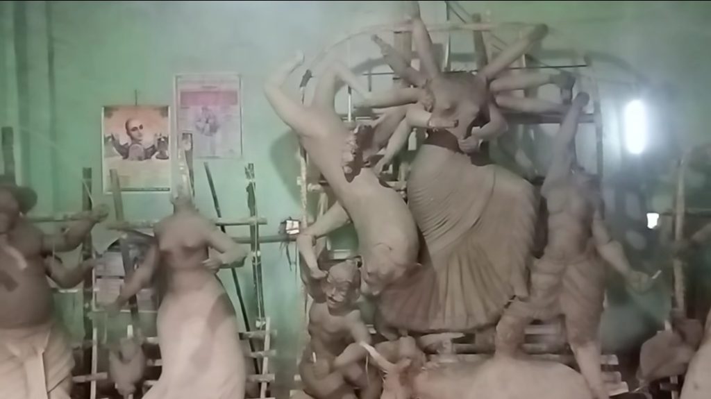 গাইবান্ধার মালিবাড়ীতে মন্দিরে ঢুকে নির্মাণাধীন প্রতিমা ভাংচুর করেছে দুর্বৃত্তরা