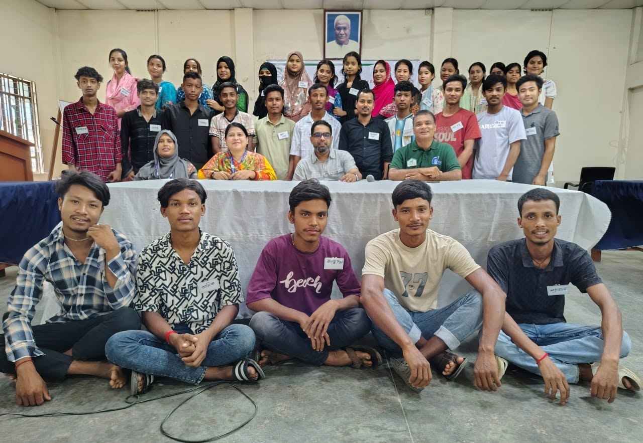 দিনাজপুর বীরগঞ্জে ইএসডিও রেইজ প্রকল্পের আওতায় শিক্ষানবিশদের মতবিনিময়