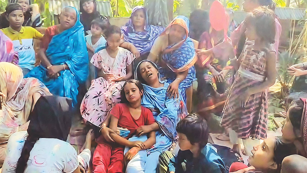সড়ক দুর্ঘটনায় প্রাণ গেল ১৪ জনের, শোকের ছায়া স্বজনদের মাঝে