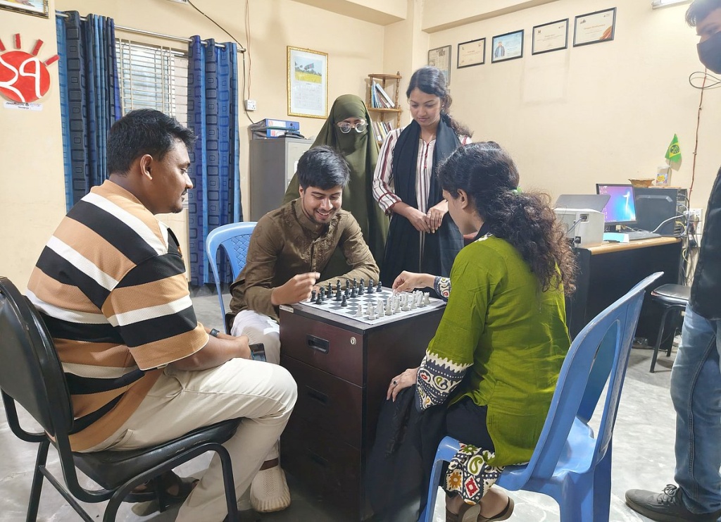 তিন ঘণ্টার দাবা যুদ্ধে শেষ হাসি আনিকার