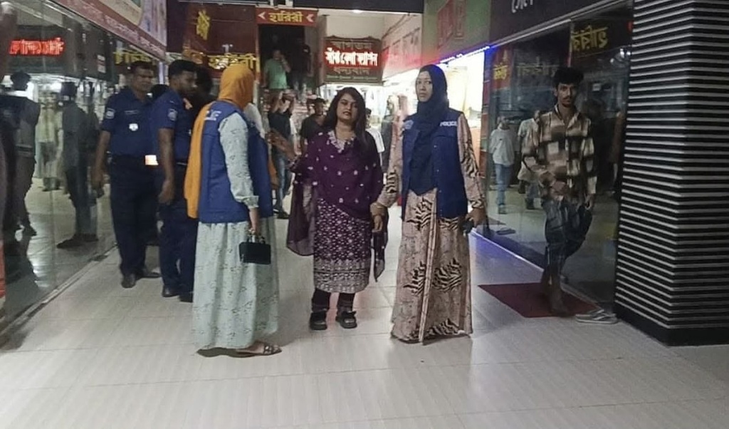 ফেসবুক লাইভে মন্তব্য: ময়মনসিংহের ব্যবসায়ী সাথী আক্তারের বিষয়ে চূড়ান্ত সিদ্ধান্তের অপেক্ষায় স্থানীয় প্রশাসন